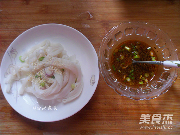 酱浇河粉的做法