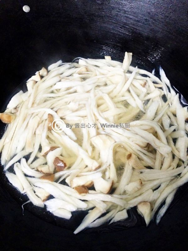 麻椒泰酱拌杏鲍菇