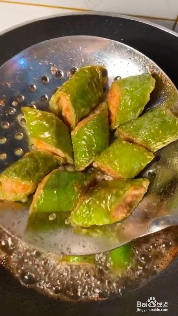 如何自制美味好吃的青椒包肉