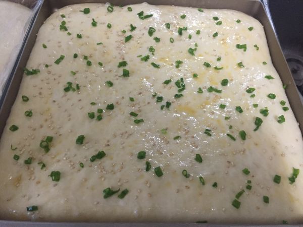 葱香肉松面包卷