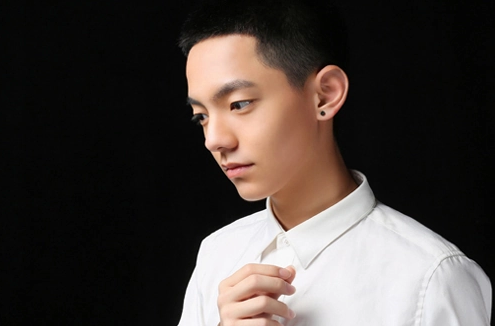 齐唯民青年扮演者是谁