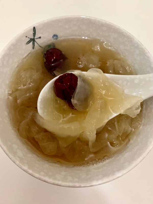 古方红糖炖银耳