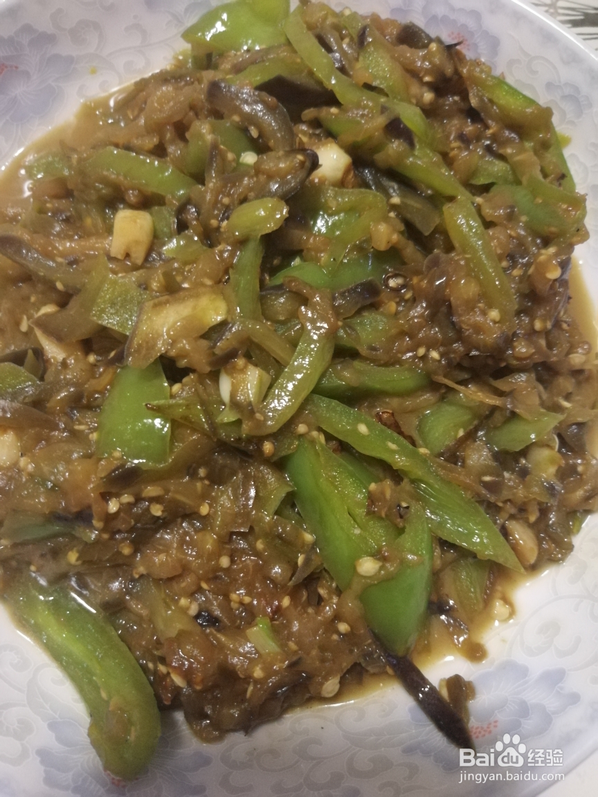 做家常菜辣椒炒茄子的教程!
