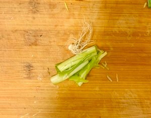 小炒鸡腿肉怎么做