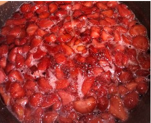 自制无添加草莓酱