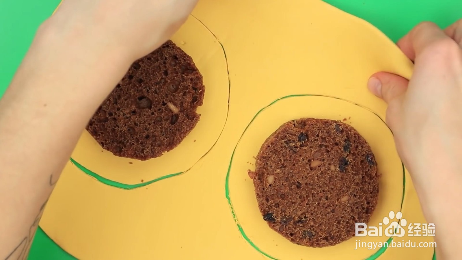 如何用蛋糕制作汉堡