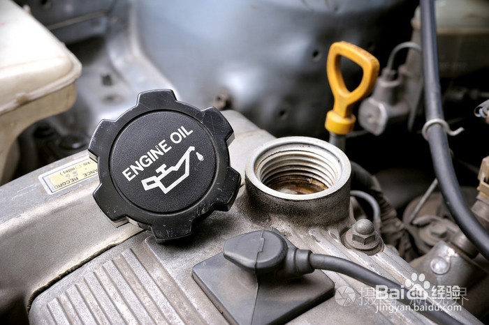 如何日常维护中正确检查汽车机油量