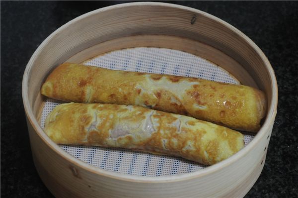 玉米渣花生粥胡萝卜鸡蛋卷