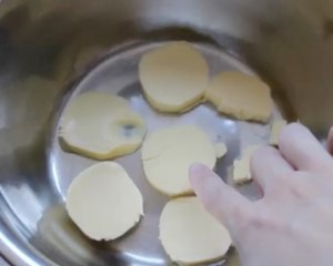 抹茶开心果曲奇饼干的做法