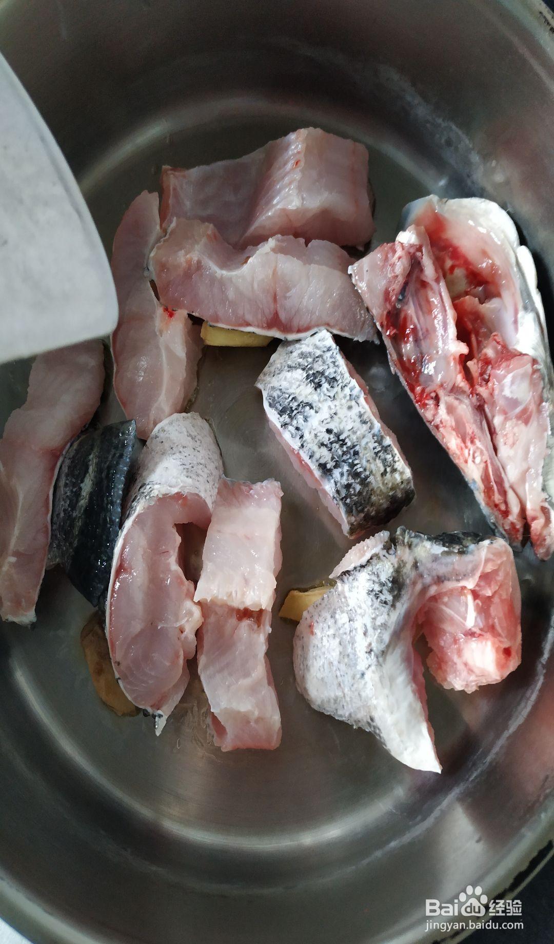 跟着做喜欢的鹰嘴豆腐炖黑鱼