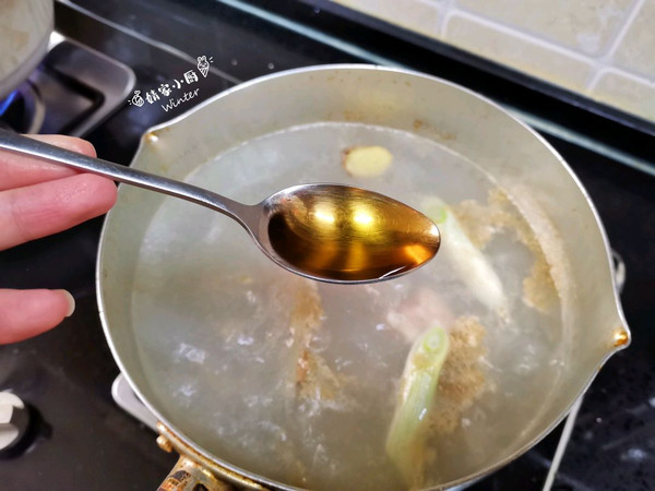 莲藕玉米排骨汤