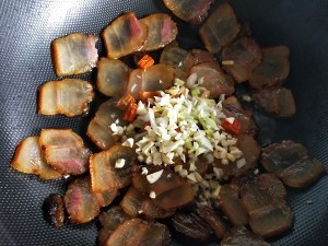 冬笋炒腊肉怎么做