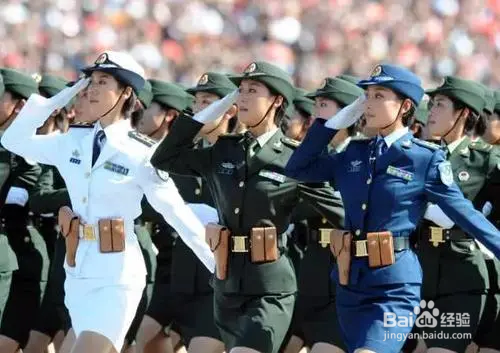 怎么形容女兵军人的气质