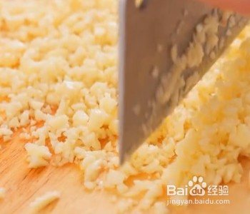 如何做蒜香翅根