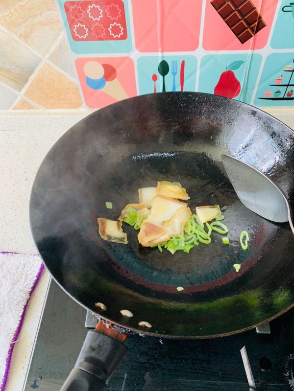 腊肉香干配芦笋