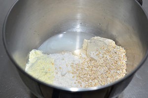 芝士熔岩面包的做法