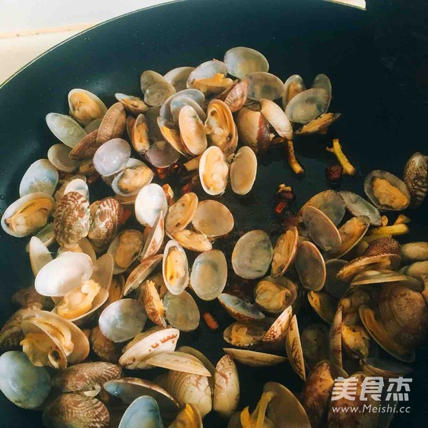 葱油花蛤的做法
