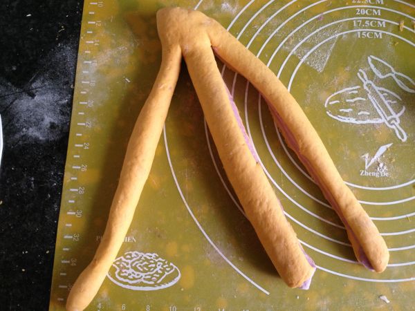 南瓜紫薯双色土司