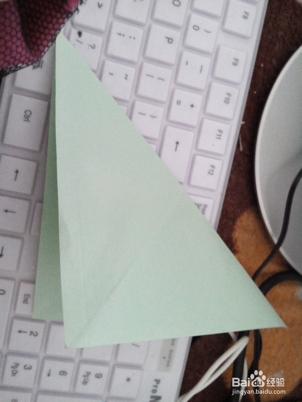 怎样用彩纸折漂亮的心形