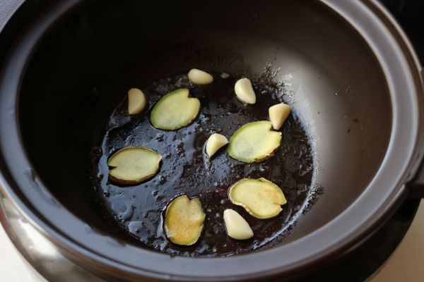 柠香葱油焗鸡腿