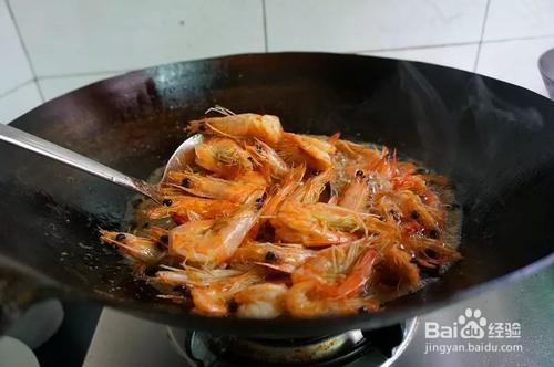 中餐厅黄晓明茄汁大虾的做法