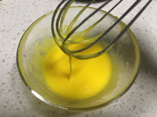 薄脆甜饼蓝莓冰激凌