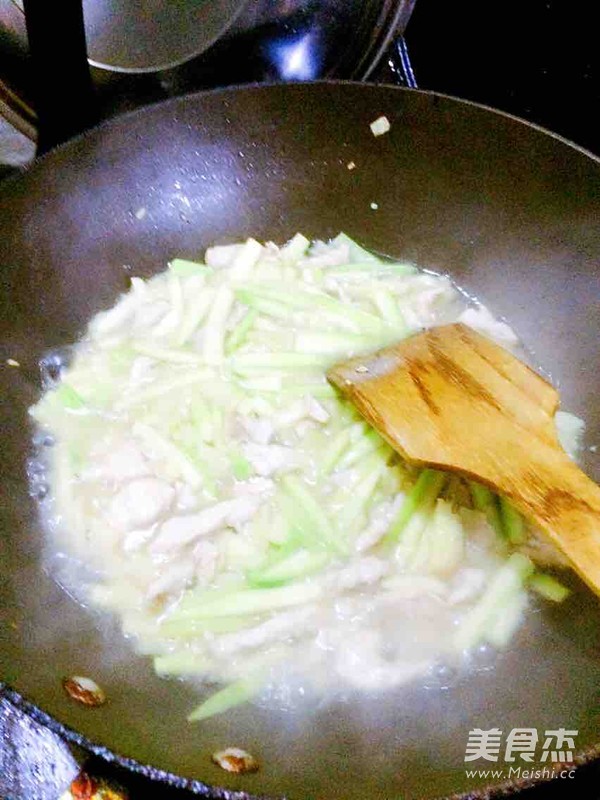 西葫芦炒肉丝