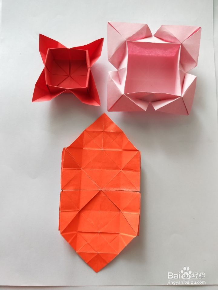 折纸:花瓣盒子。