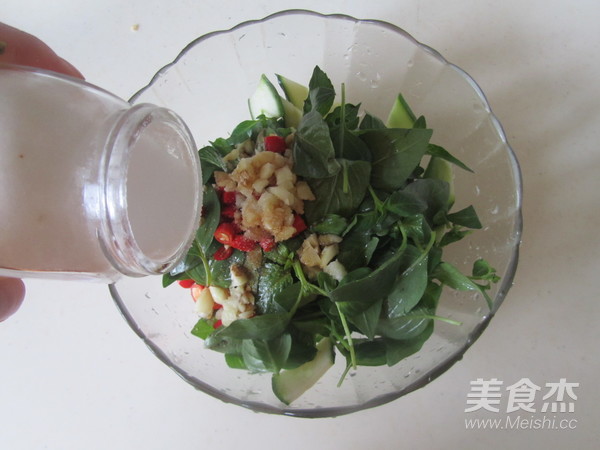 荆芥拌黄瓜的做法