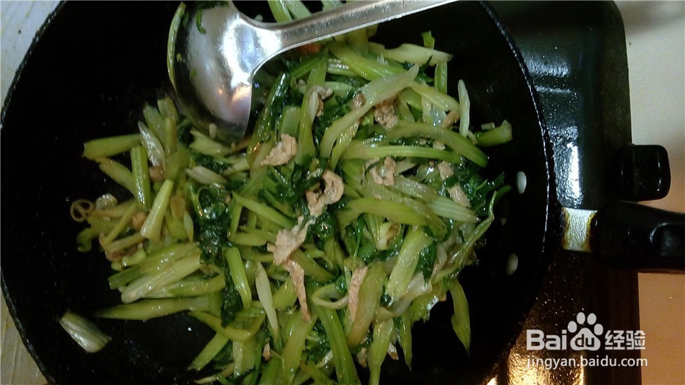 #美食#炒芹菜的做法