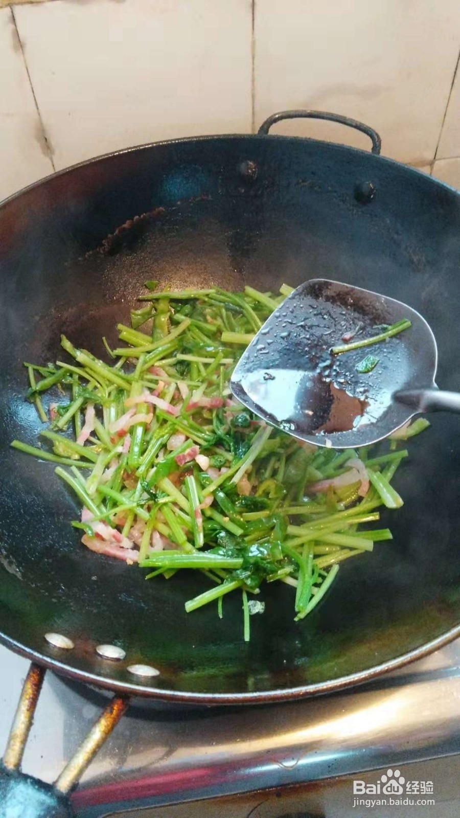 怎样炒芹菜好吃？