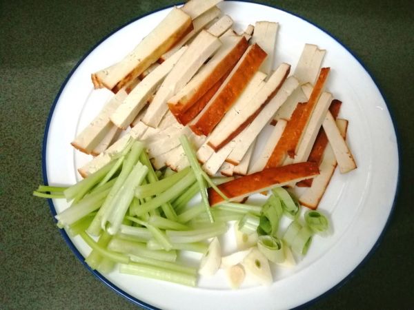 香干香芹绿豆芽