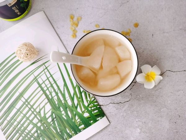 雪莲子丰水梨糖水