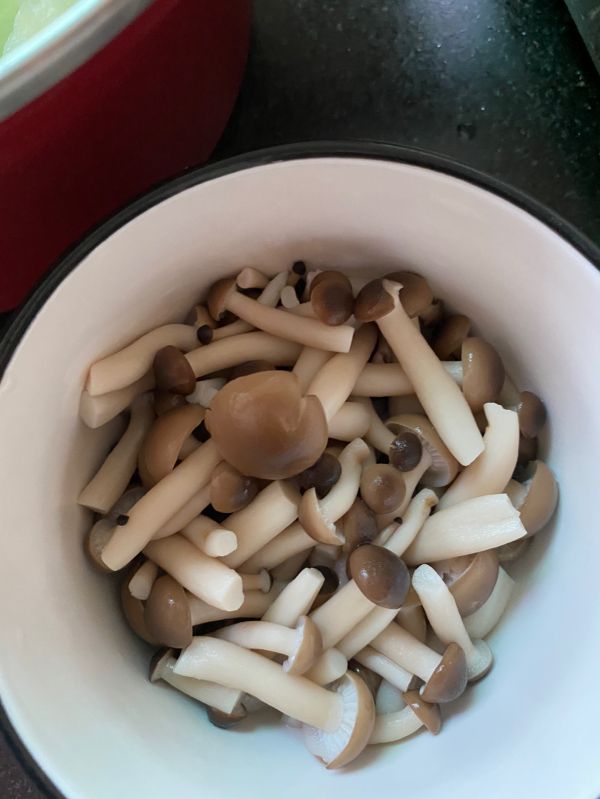 佛手瓜炒蟹味菇