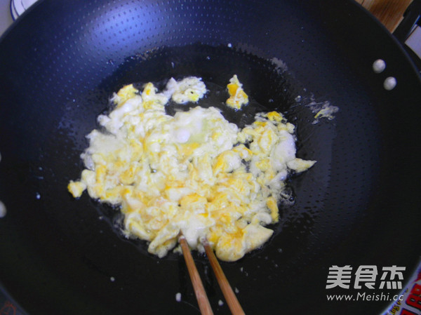 鸡蛋炸酱手擀面