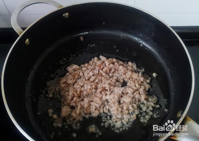 家庭自制酱香肉末炒米粉