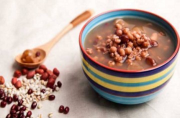 喝红豆薏米粥的好处及注意事项