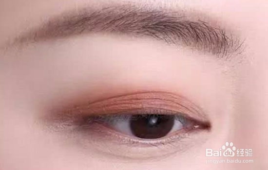 奶茶色眼影怎么画 冬日的斩男妆