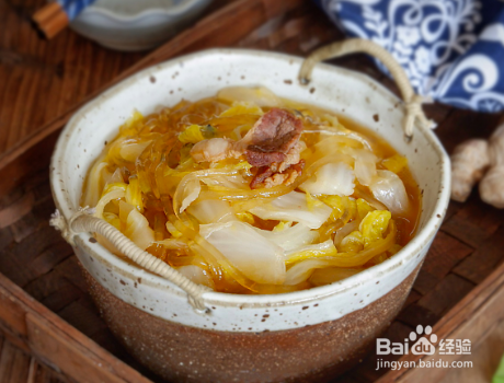 家庭自制五花肉炖白菜