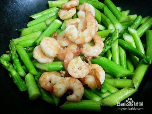 芦笋炒虾仁的做法