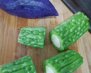 紫薯苦瓜制作过程