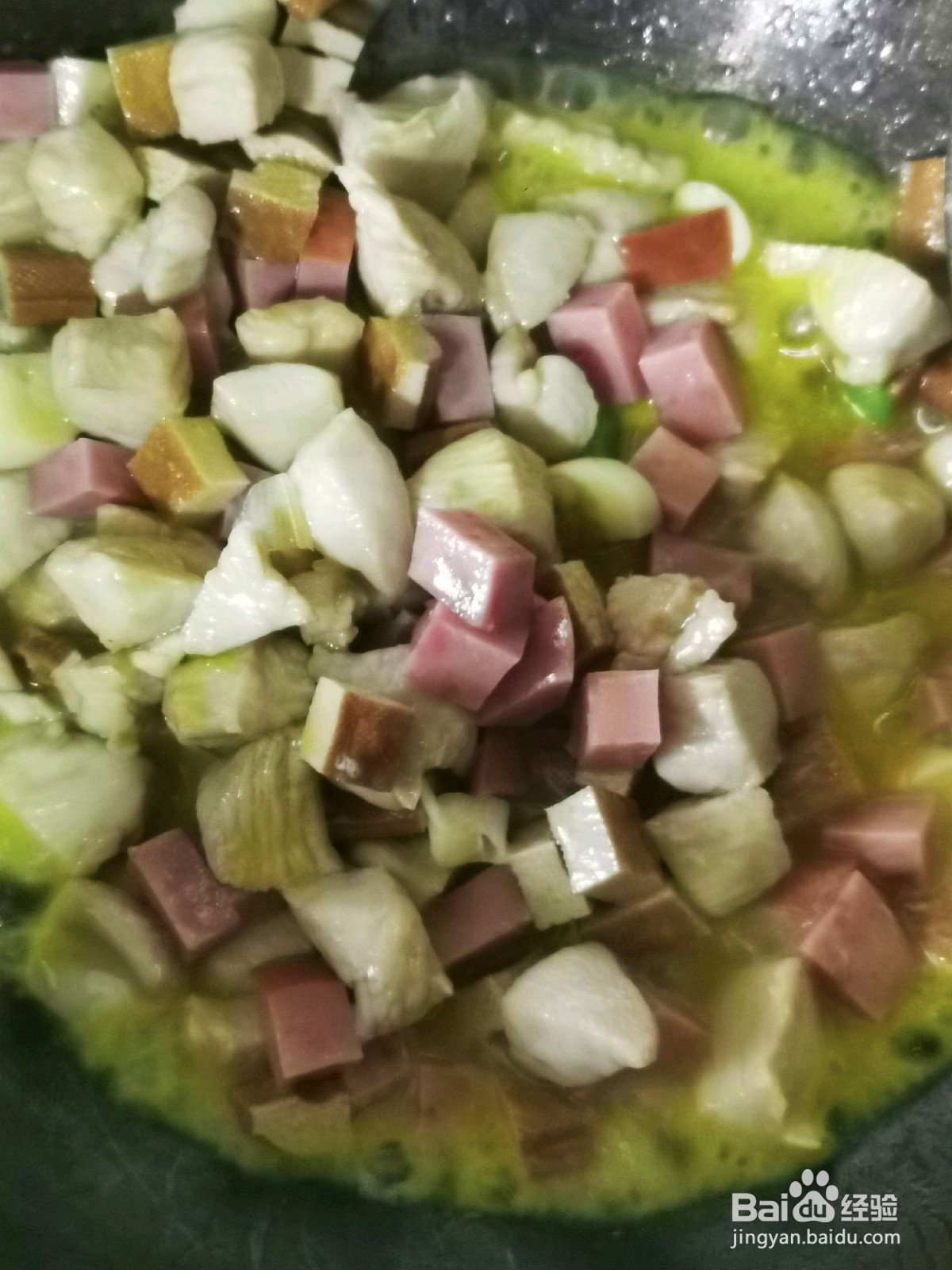 香干火腿炒鸡丁的做法