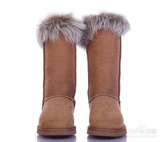 雪地靴上的油渍怎么去除