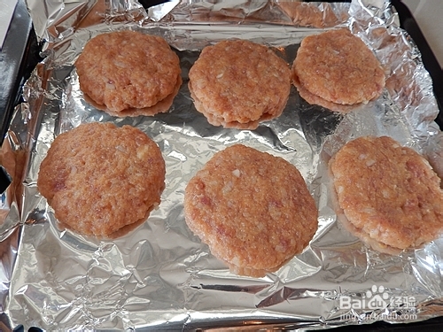 自制香喷喷的洋葱烤肉饼