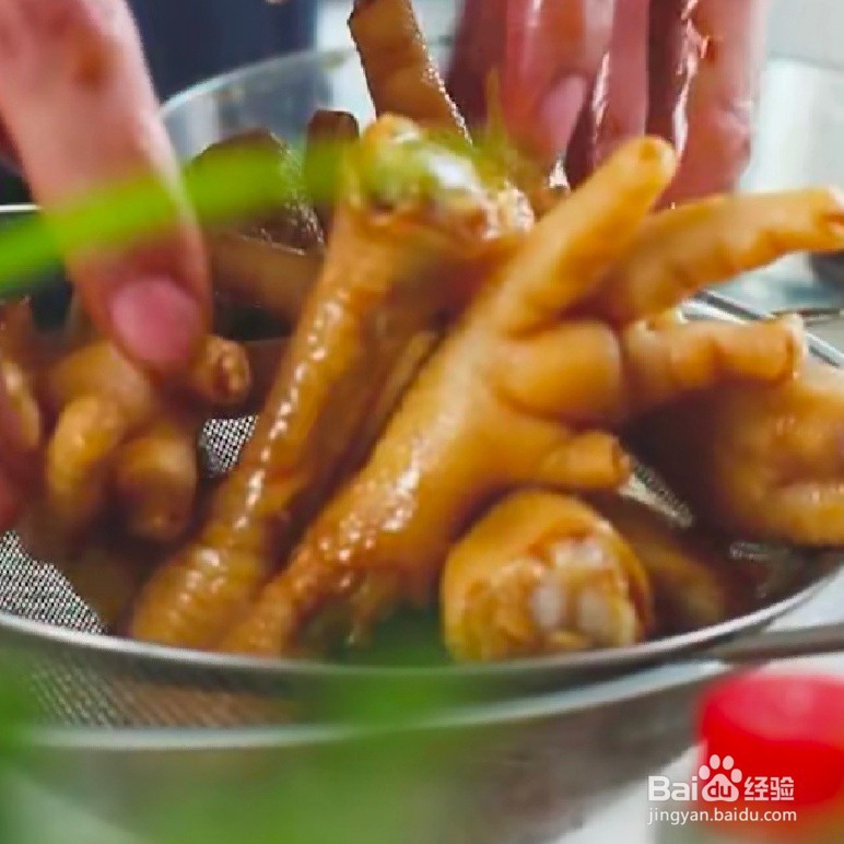 在家做虎皮凤爪的做法