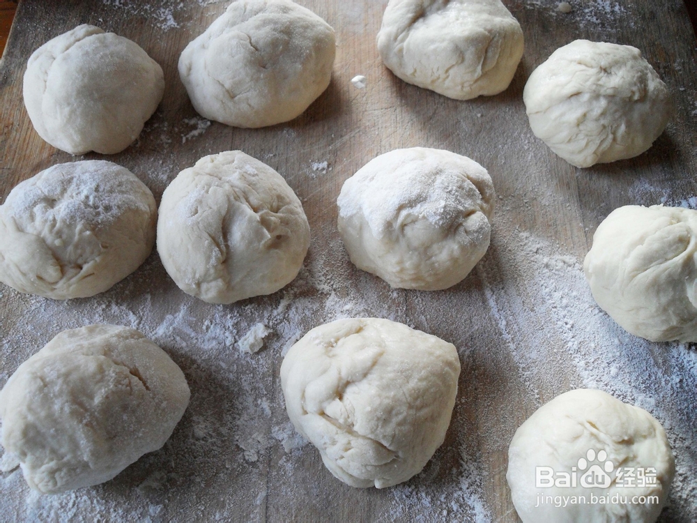 享受暖暖的午后阳光——芝麻小餐包