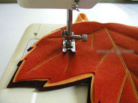 教你旧衣改造成杯垫