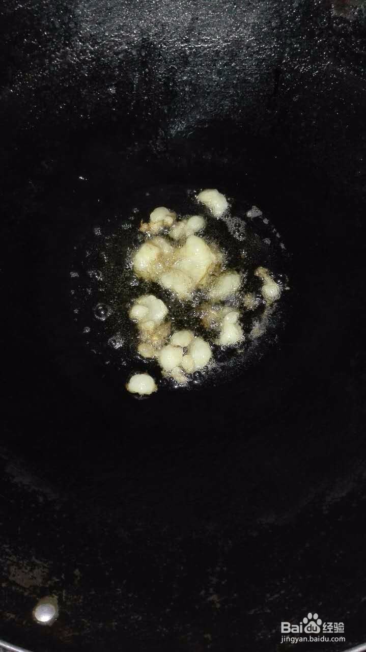 客家菜鸡肉炒荷兰豆做饭