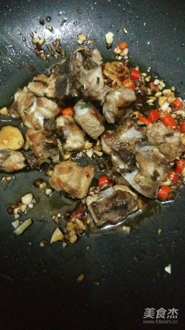 青椒排骨的做法