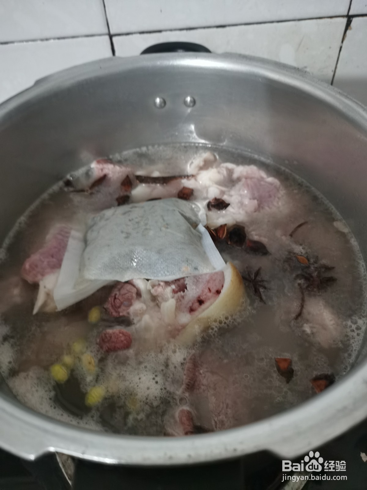 猪脚如何炖黄豆